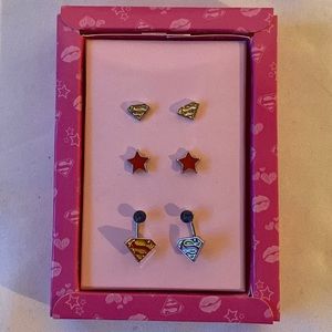 3 Superman girls earrings.